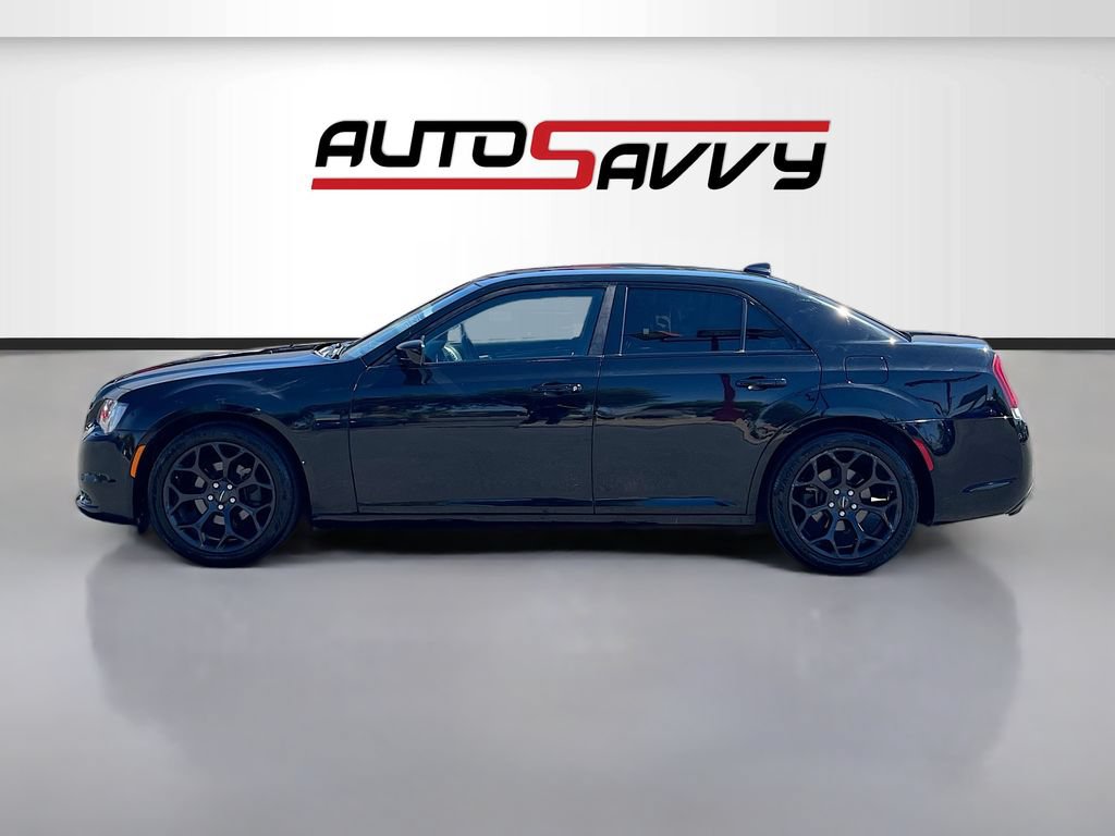 Used 2020 Chrysler 300 Touring w/ Sport Appearance Package RWD image 4