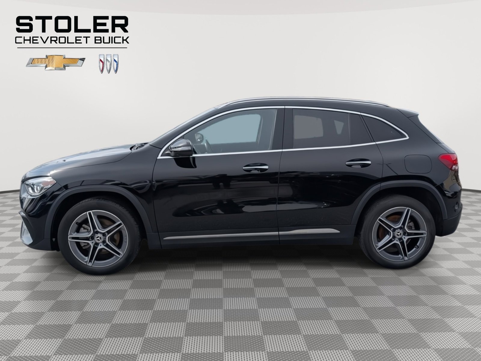 Used 2023 Mercedes-Benz GLA 250 4MATIC w/ AMG Line Exterior image 2