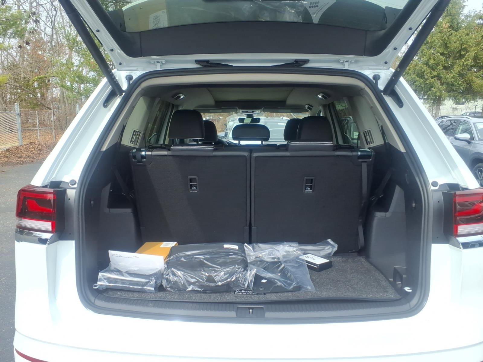 New 2026 Volkswagen Atlas SEL Premium R-Line image 8