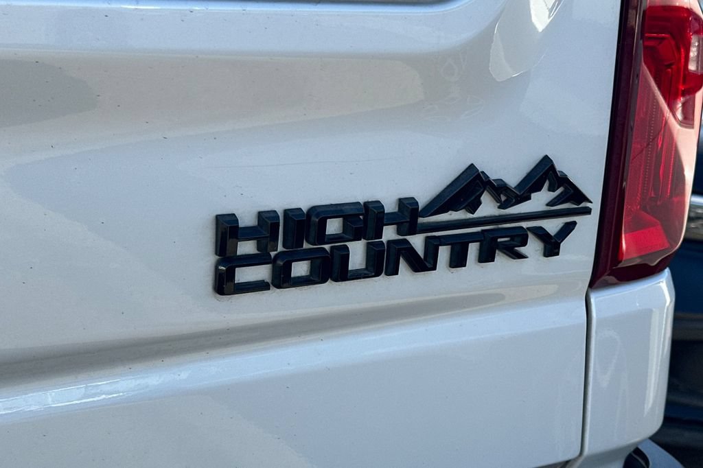 Used 2024 Chevrolet Silverado 1500 High Country w/ Technology Package AWD/4WD image 9