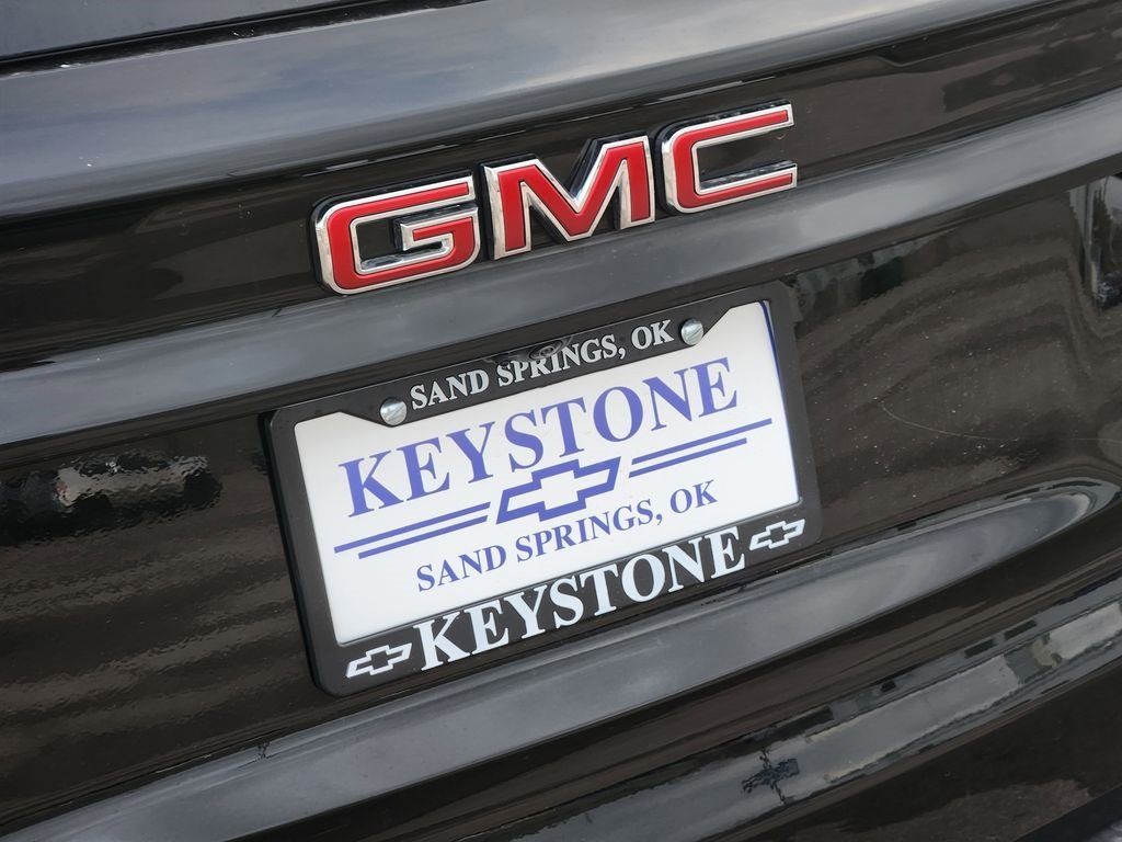Used 2025 GMC Acadia Elevation FWD image 11