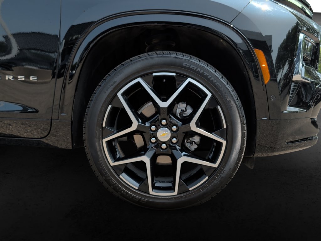 Used 2026 Chevrolet Traverse High Country w/ LPO, Floor Liner Package AWD/4WD image 9