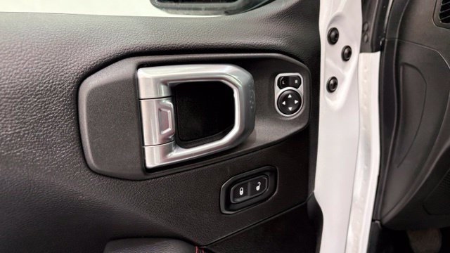 Used 2023 Jeep Wrangler Unlimited Rubicon 4xe AWD/4WD image 15