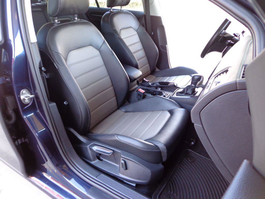 Used 2017 Volkswagen Golf 4-Door image 17