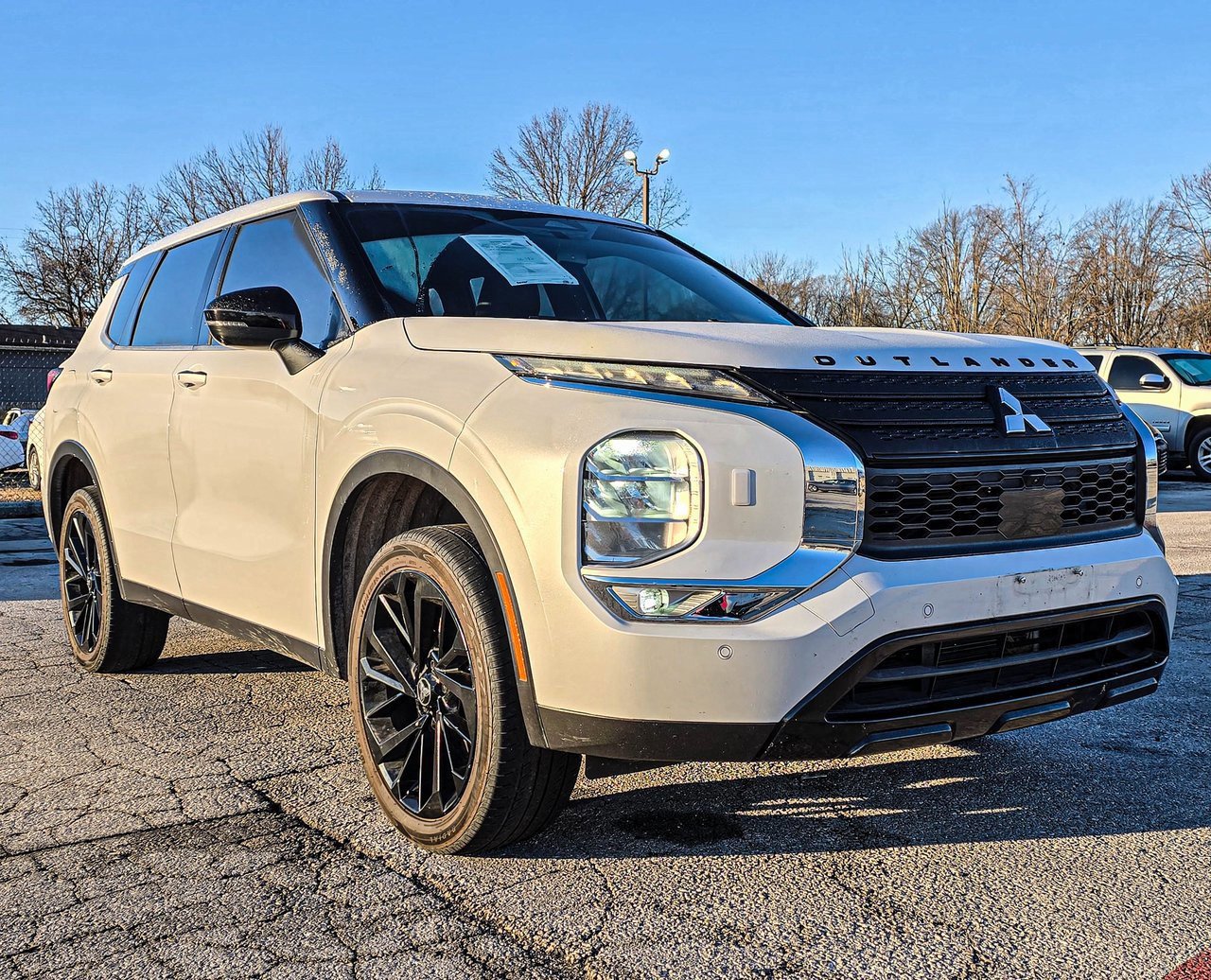 Used 2023 Mitsubishi Outlander SEL Black Edition video 1