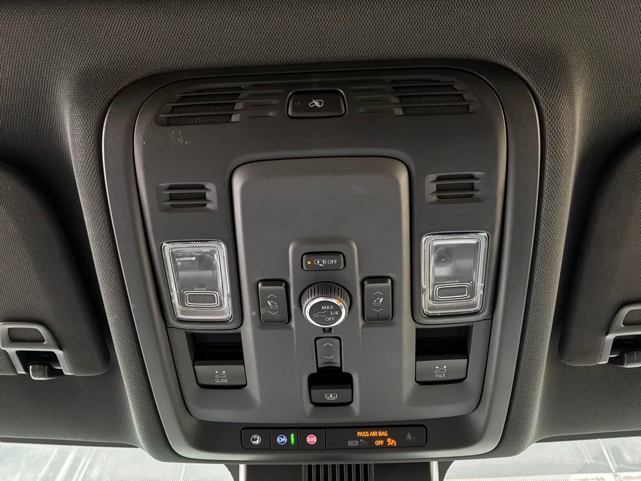 Used 2025 GMC Yukon AT4 w/ AT4 Premium Package AWD/4WD image 21