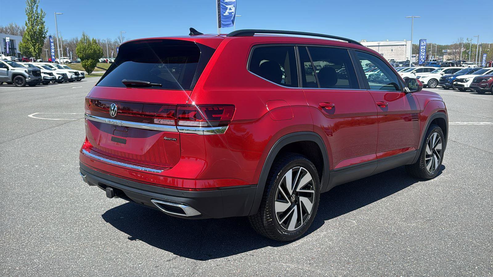 Used 2024 Volkswagen Atlas SE AWD/4WD image 5