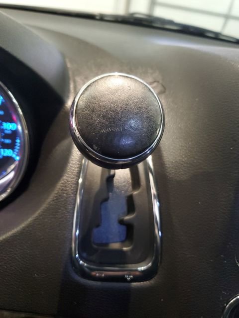 Used 2016 Chrysler Town & Country Touring image 27