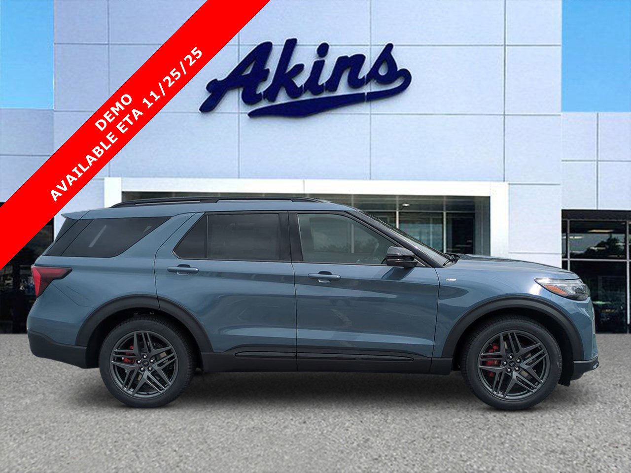 New 2025 Ford Explorer ST-Line w/ Premium Package