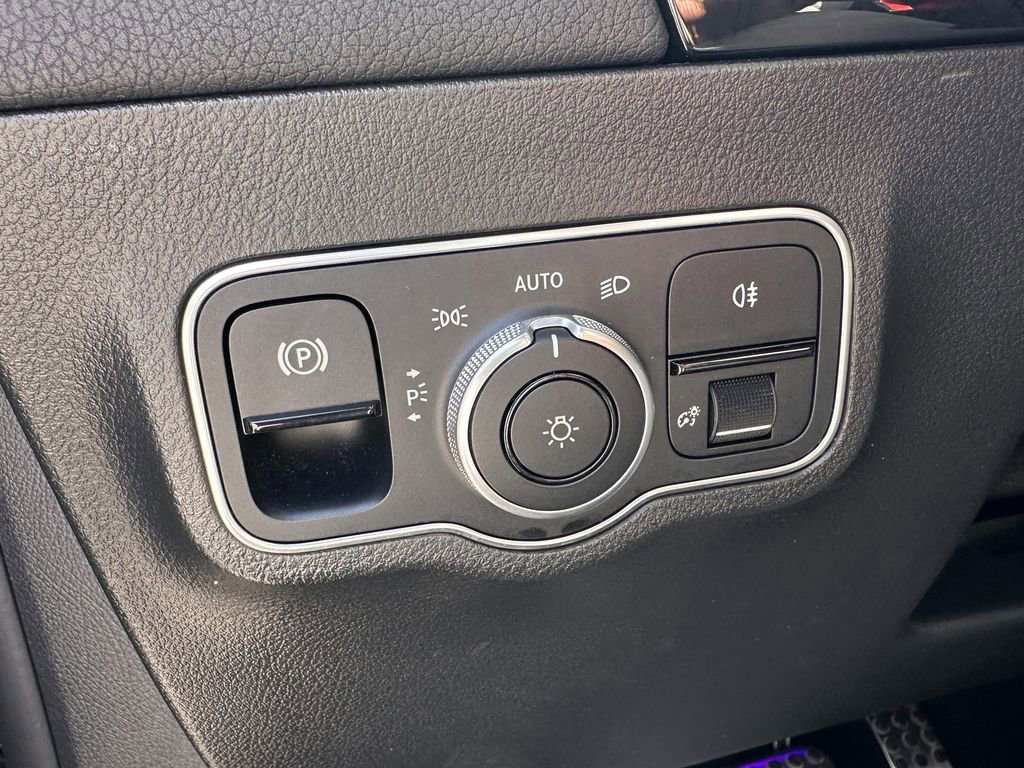 Certified 2022 Mercedes-Benz GLA 250 4MATIC image 34