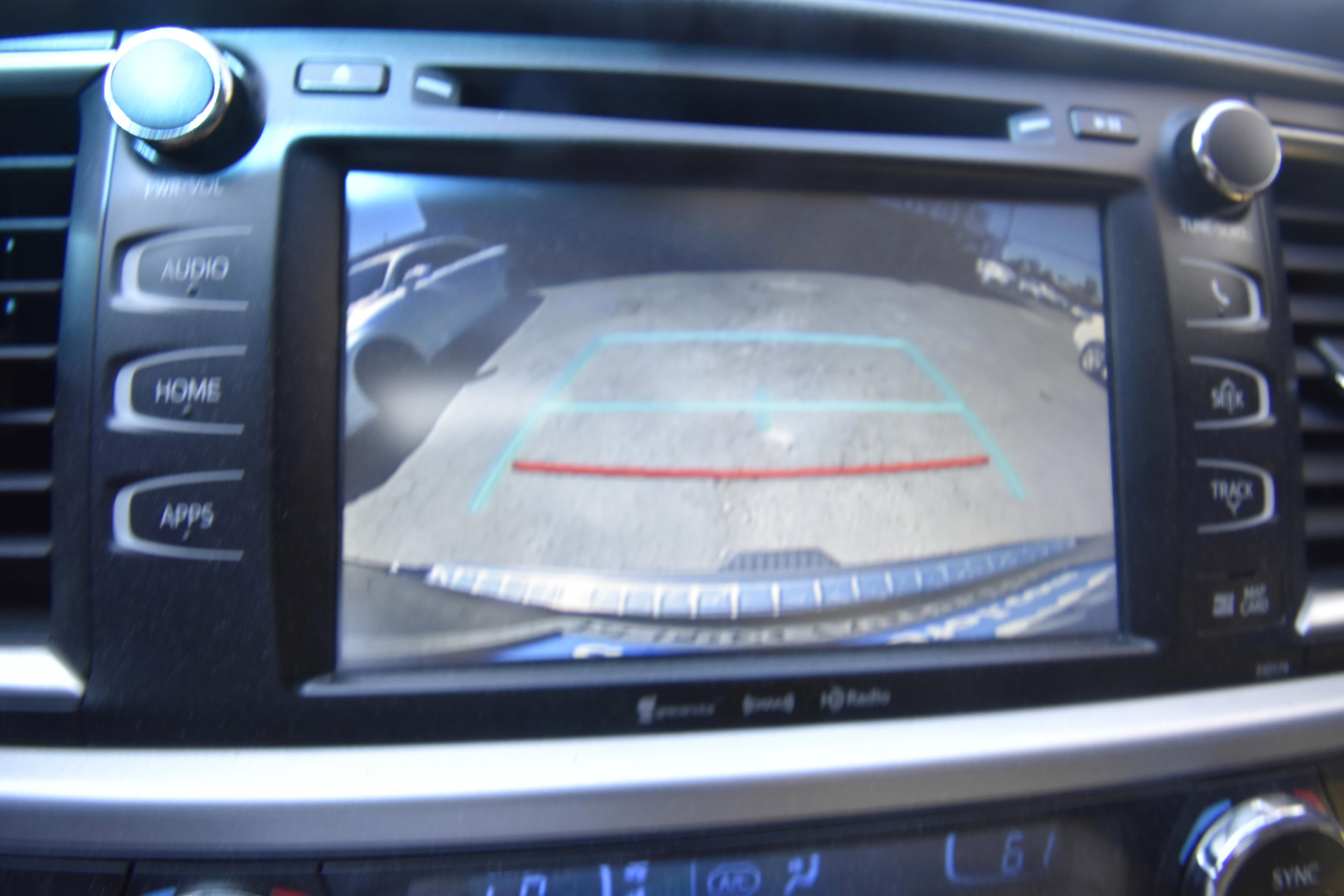 Used 2017 Toyota Highlander XLE FWD image 12