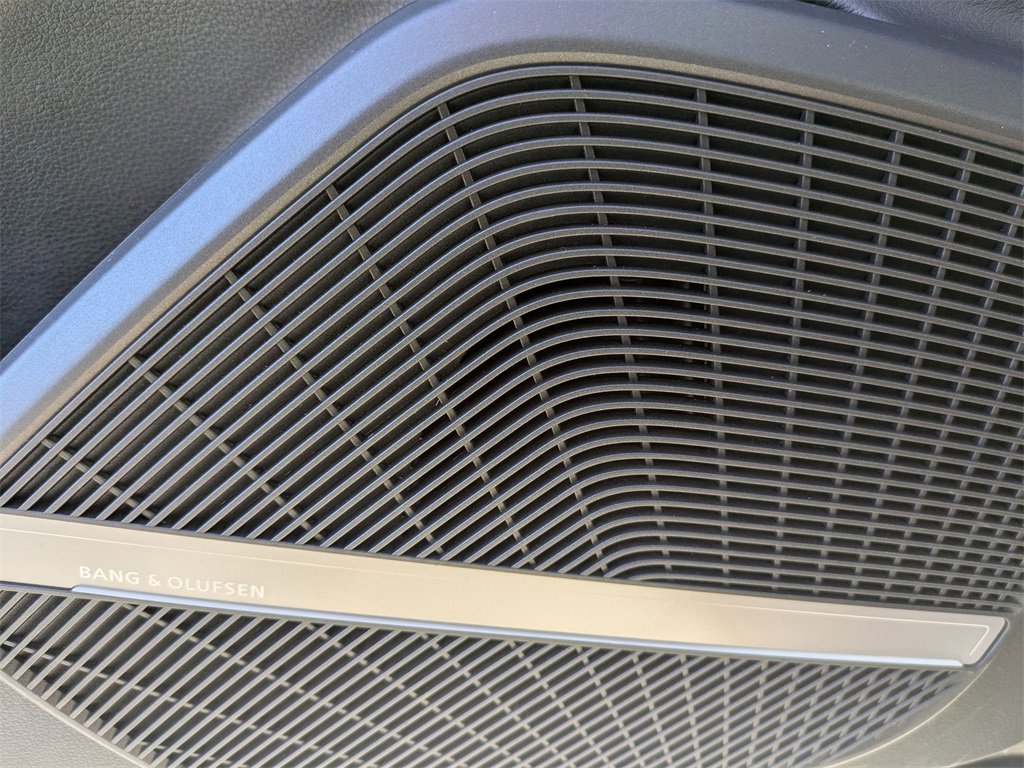 Used 2024 Audi Q5 2.0T Premium Plus w/ Premium Plus Package image 13