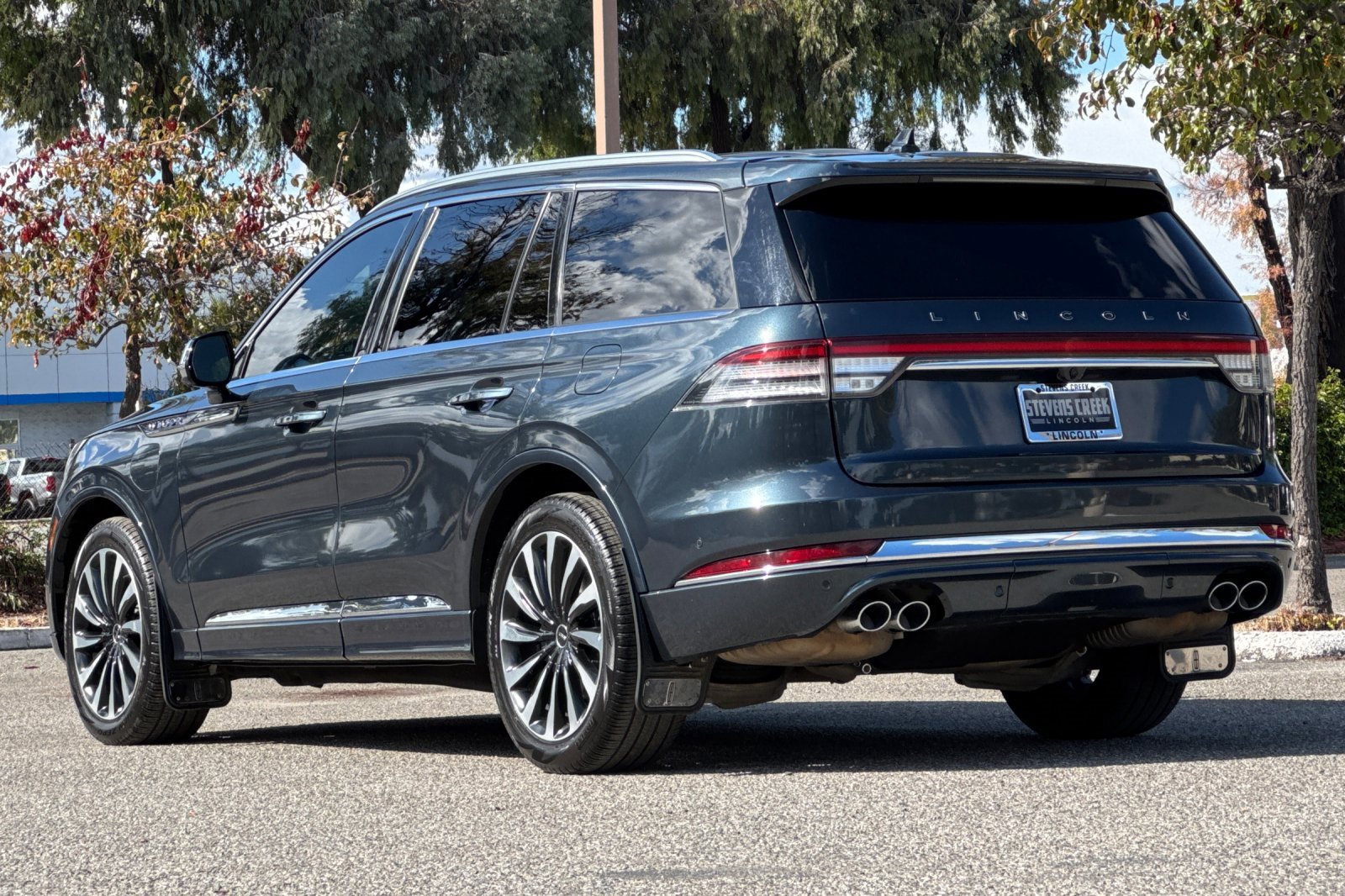 Used 2020 Lincoln Aviator Black Label Grand Touring w/ Class IV Trailer Tow Package image 6