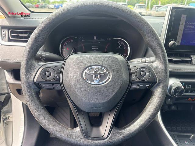 Used 2025 Toyota RAV4 XLE FWD image 21