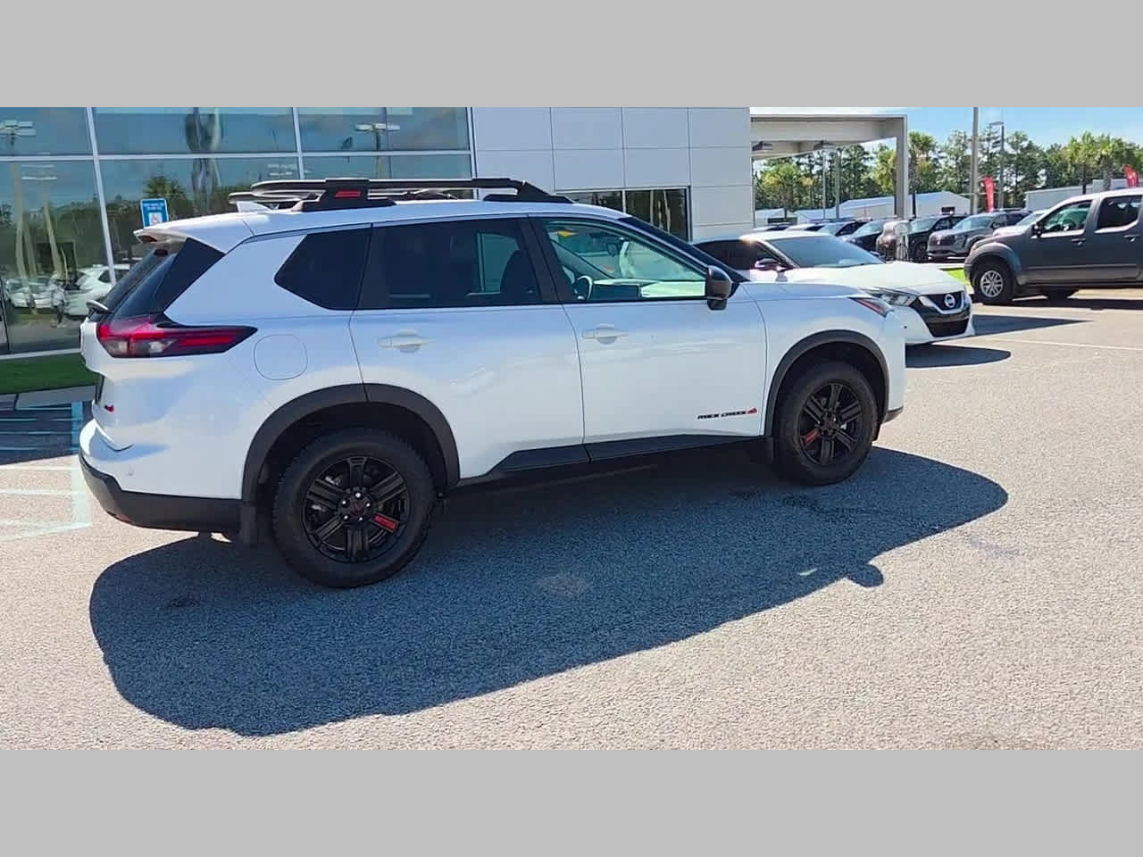 Used 2025 Nissan Rogue SV AWD/4WD image 37