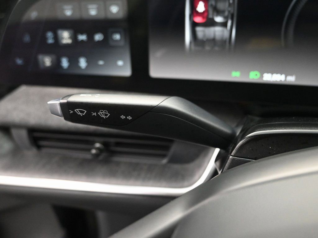 Used 2024 Lucid Air Touring image 17