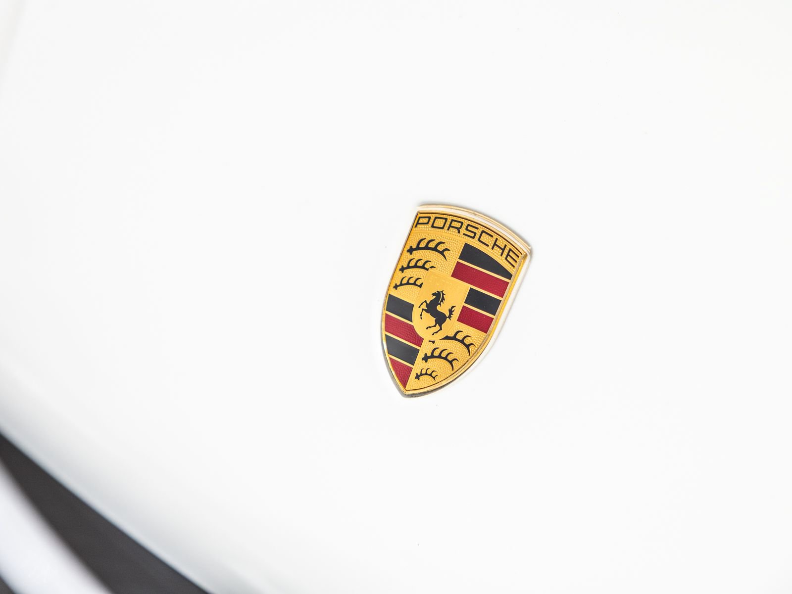 Certified 2024 Porsche Macan AWD/4WD image 26