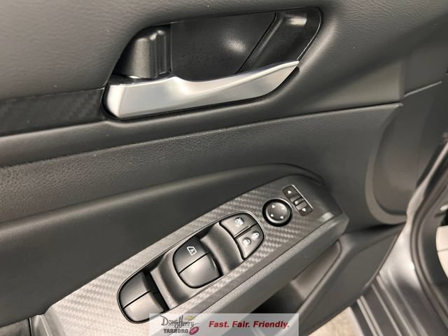 Used 2025 Nissan Altima 2.5 SV FWD image 27