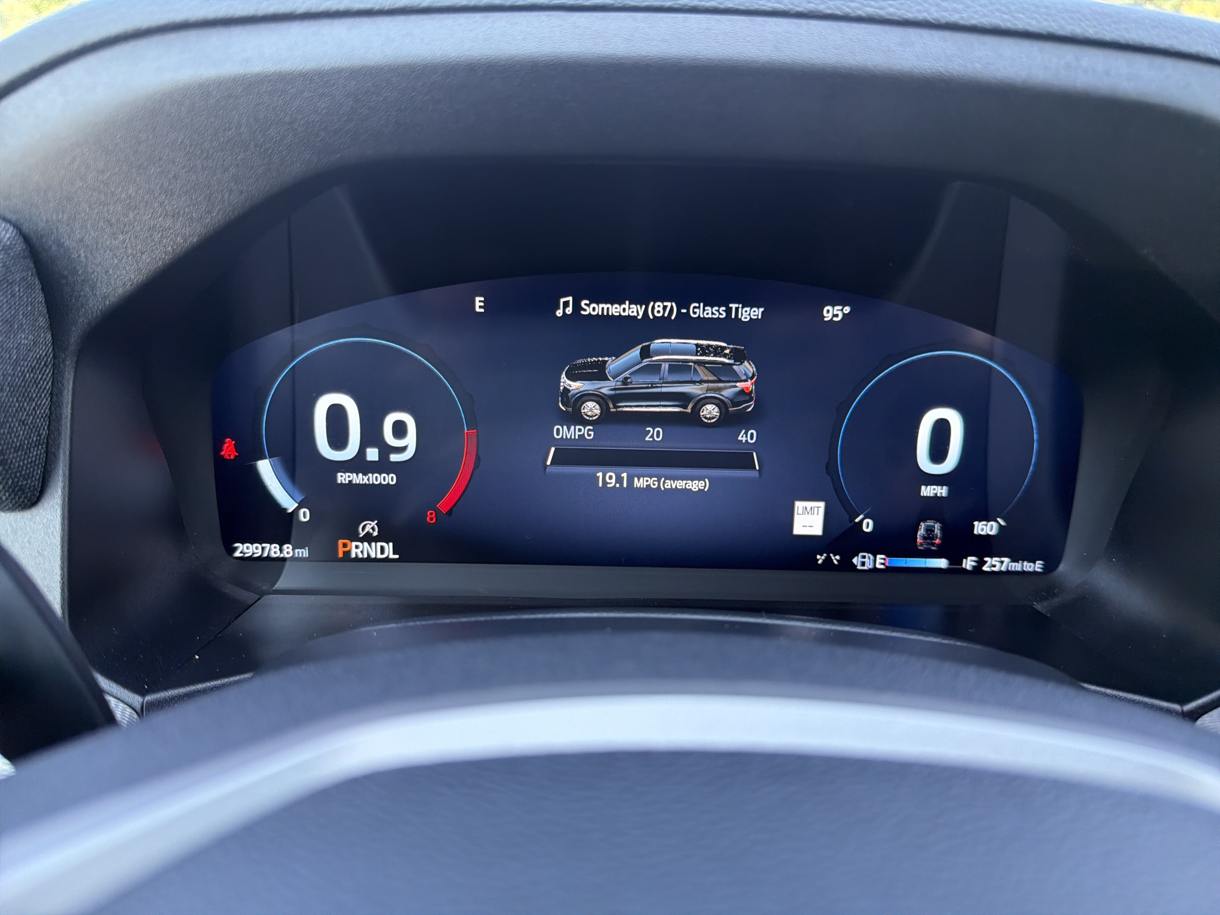Used 2025 Ford Explorer Active RWD image 11