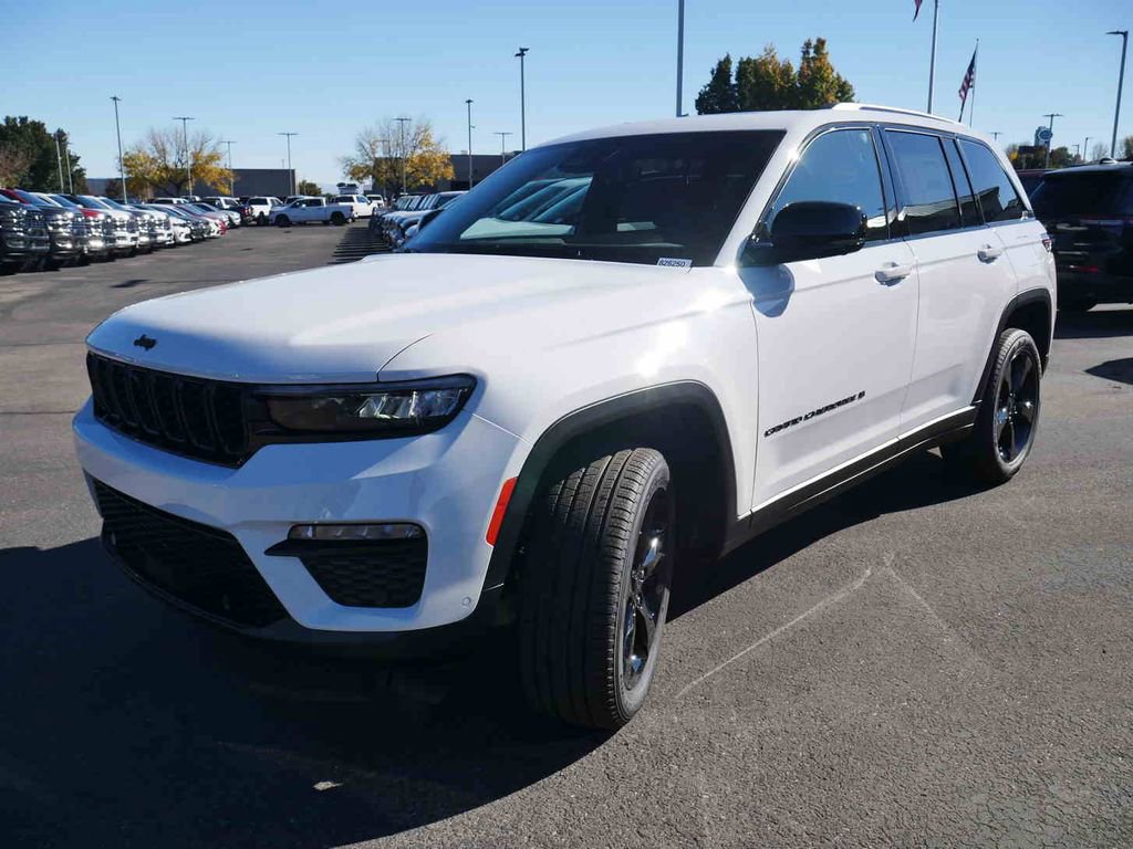 New 2025 Jeep Grand Cherokee Limited w/ Luxury Tech Group II image 3