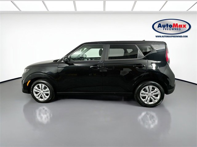 Used 2023 Kia Soul LX image 8