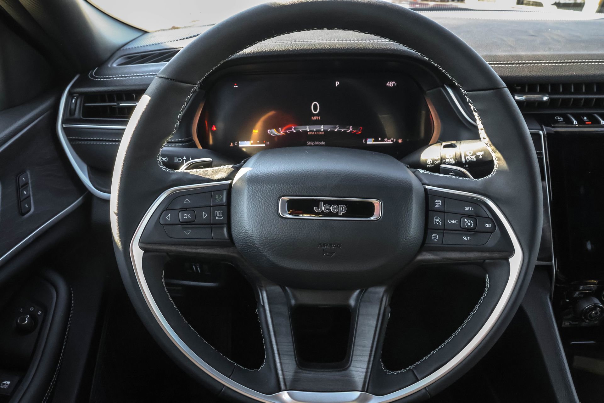 New 2025 Jeep Grand Cherokee L Limited w/ Trailer Tow Package image 28