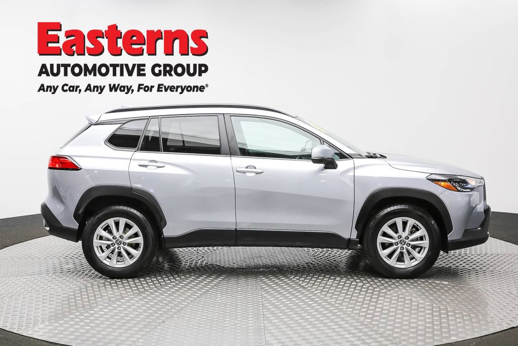 Used 2024 Toyota Corolla Cross LE image 4