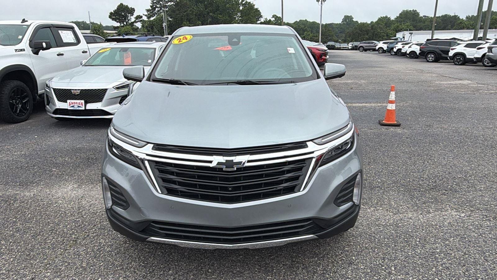 Used 2024 Chevrolet Equinox LT AWD/4WD image 5