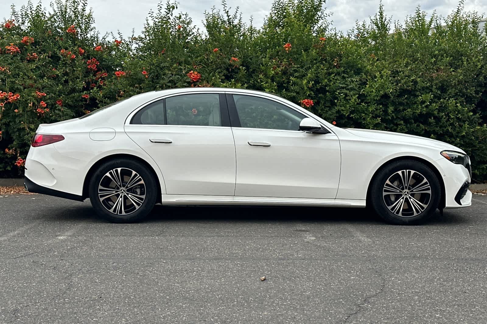 New 2027 Mercedes-Benz E 350 Sedan image 2