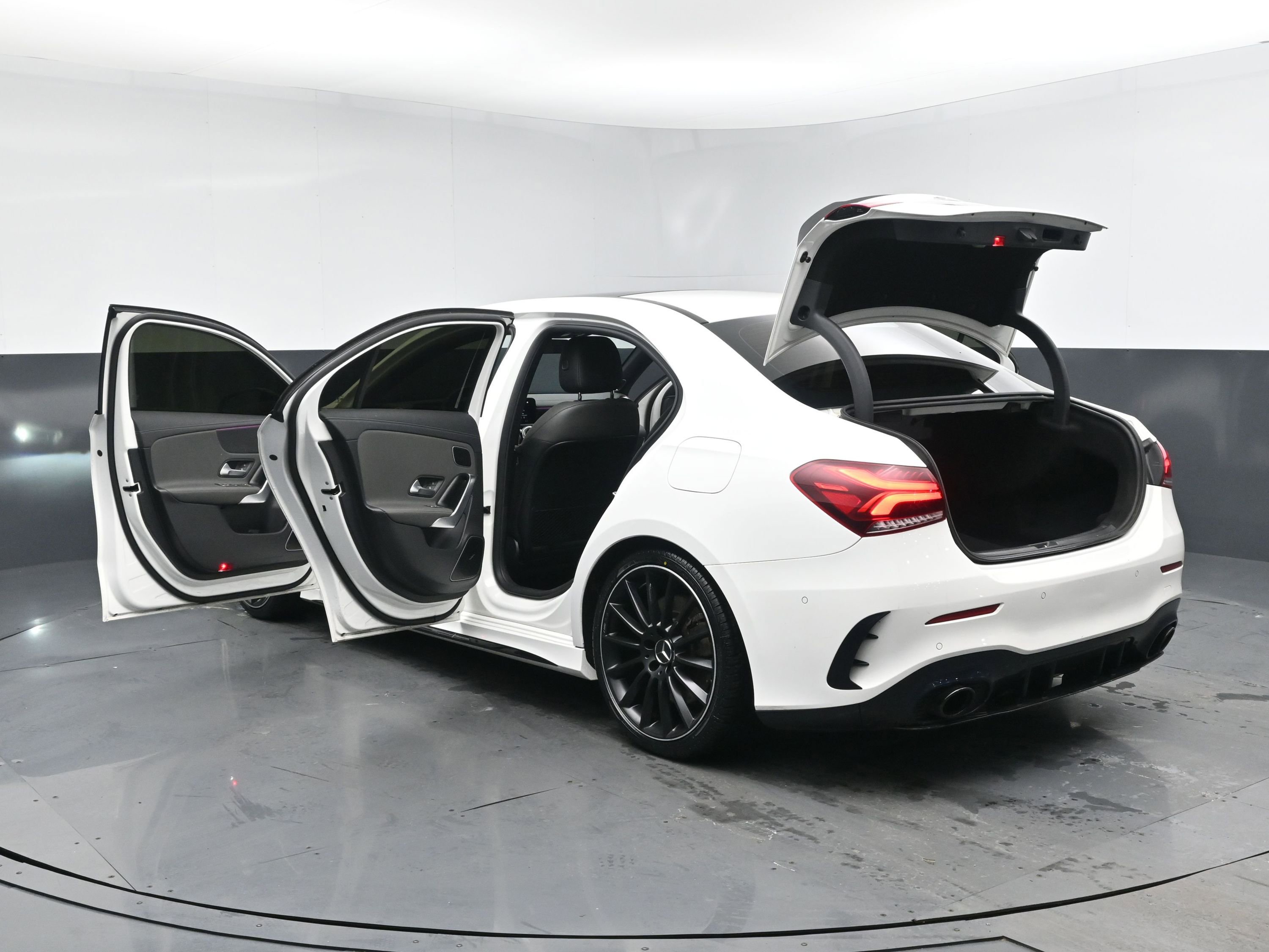 Used 2021 Mercedes-Benz A 35 AMG 4MATIC image 31