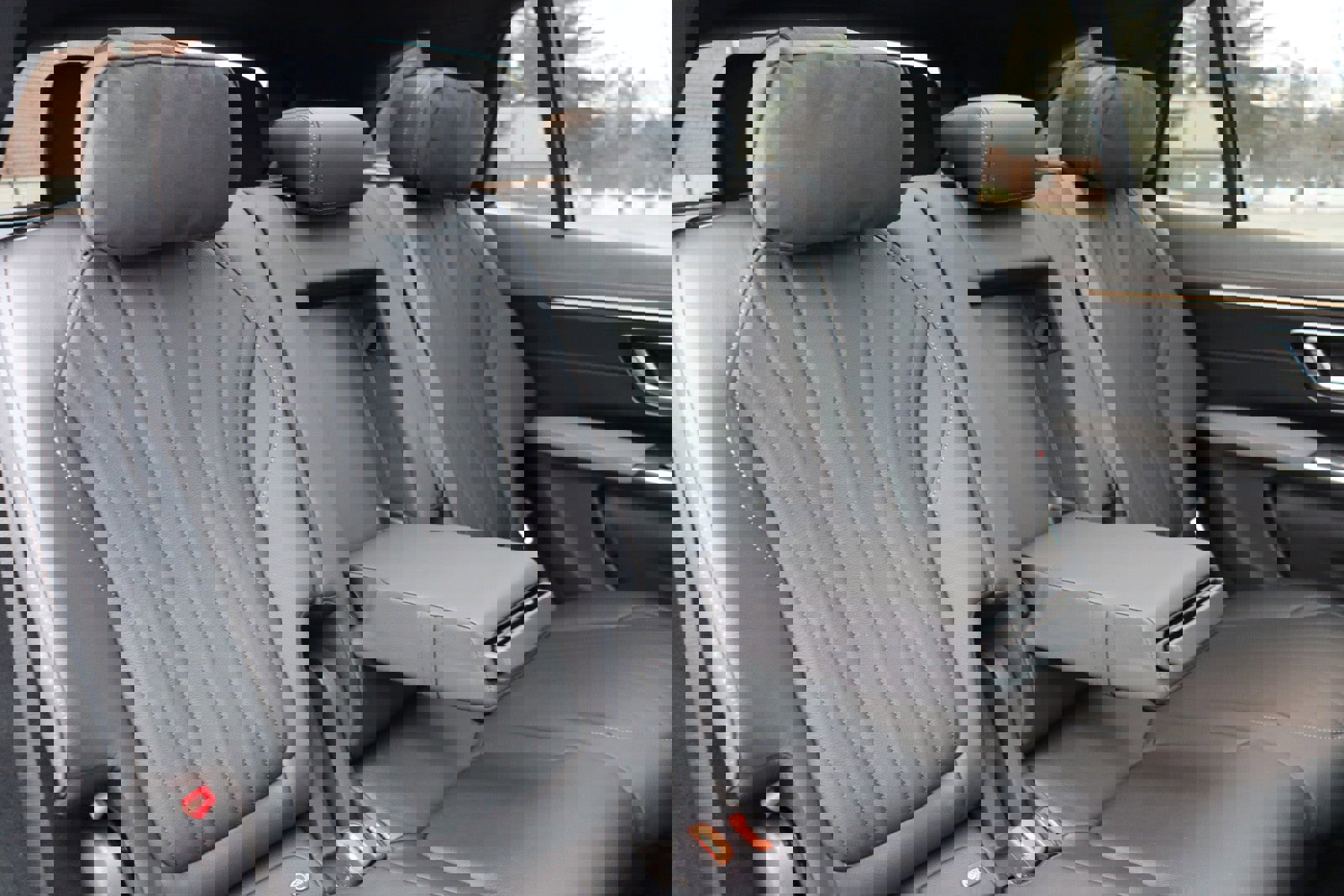 Used 2025 Mercedes-Benz EQS 450+ 4MATIC SUV w/ Winter Package image 19