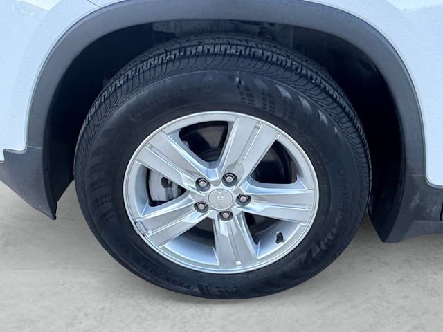 Used 2020 Chevrolet Trax LT FWD image 23