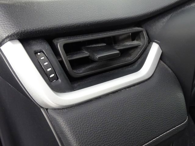 Used 2021 Toyota RAV4 LE image 16