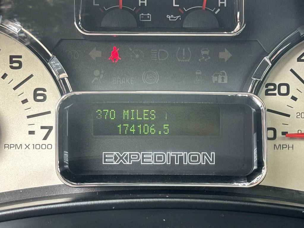 Used 2014 Ford Expedition EL King Ranch RWD image 3