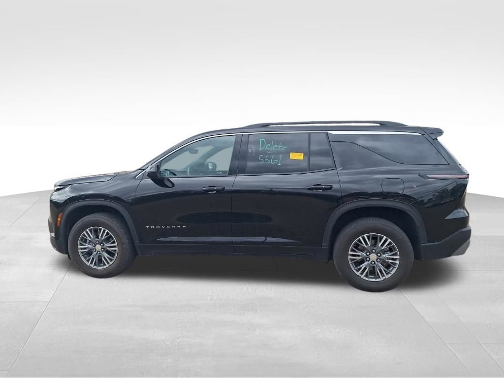 Used 2025 Chevrolet Traverse LT image 17