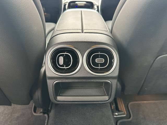 Used 2025 Mercedes-Benz C 300 4MATIC Sedan image 13