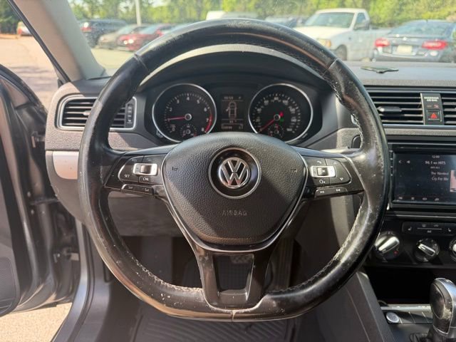Used 2017 Volkswagen Jetta SE FWD image 15