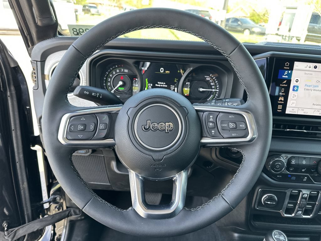 Certified 2025 Jeep Wrangler Unlimited Sahara AWD/4WD image 12