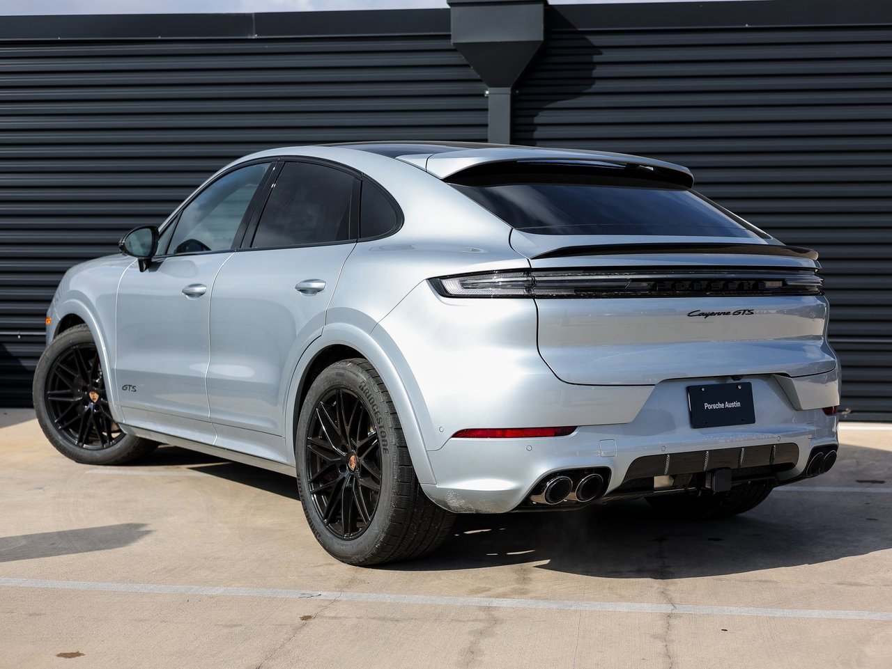New 2026 Porsche Cayenne GTS image 3