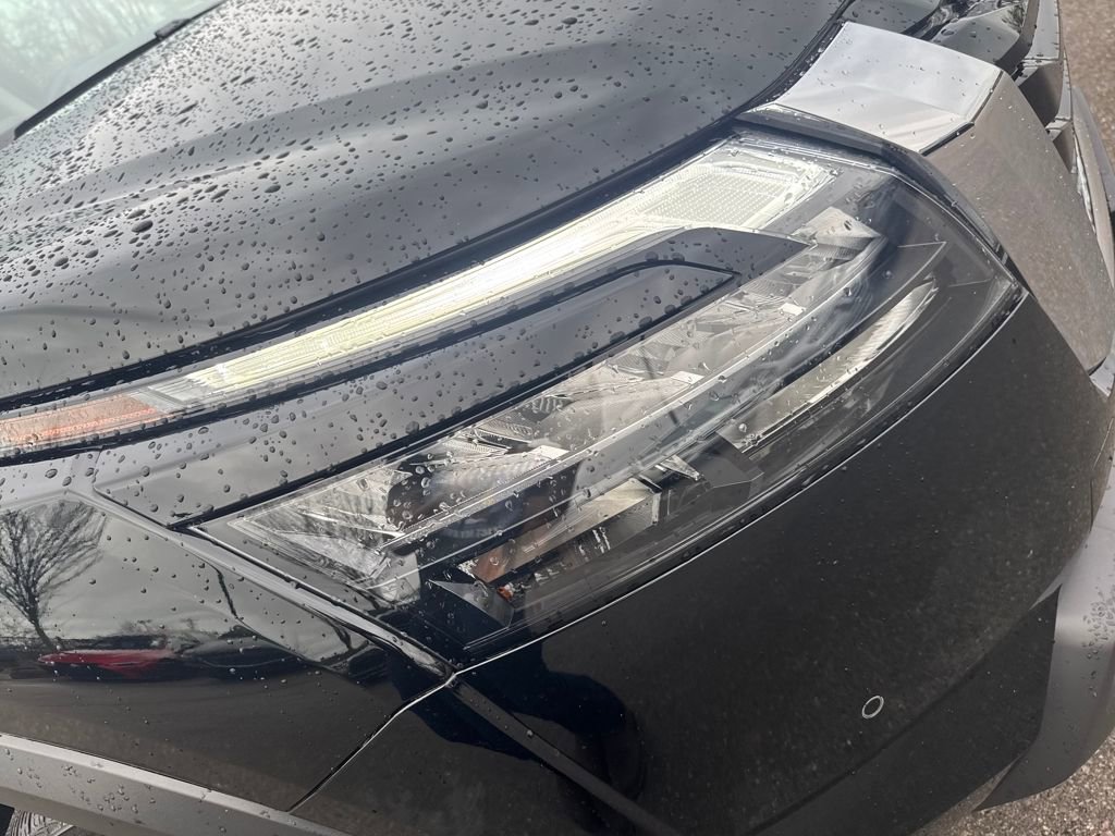 Used 2025 Nissan Pathfinder Platinum w/ Cargo Package image 38