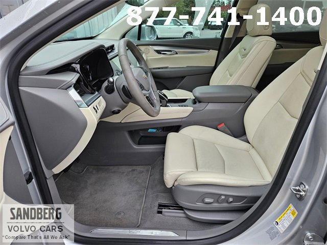 Used 2017 Cadillac XT5 Luxury w/ Driver Awareness Package image 13