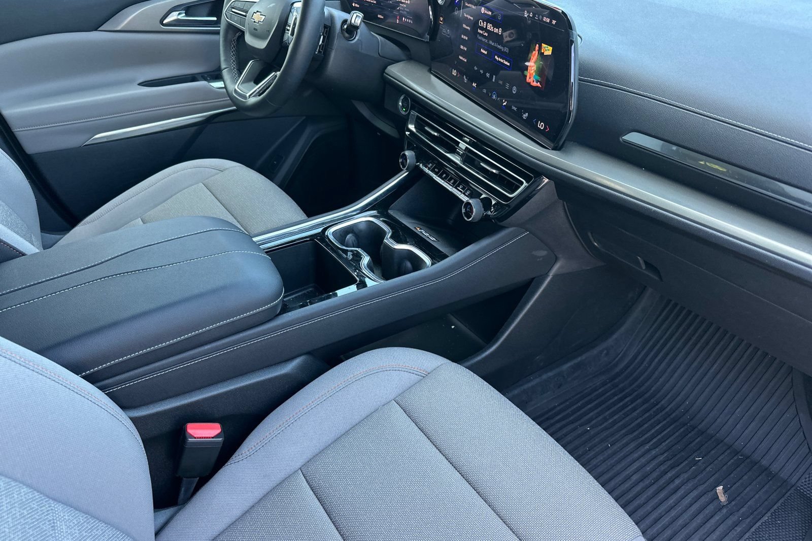 Used 2026 Chevrolet Traverse LT w/ LPO, Floor Liner Package FWD image 18