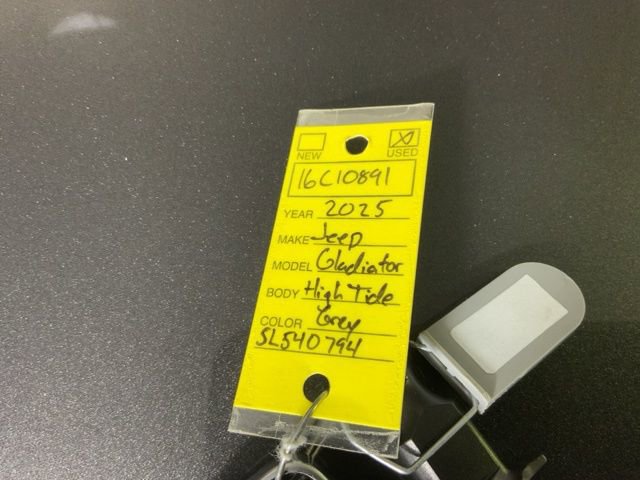 Used 2025 Jeep Gladiator Sport image 46