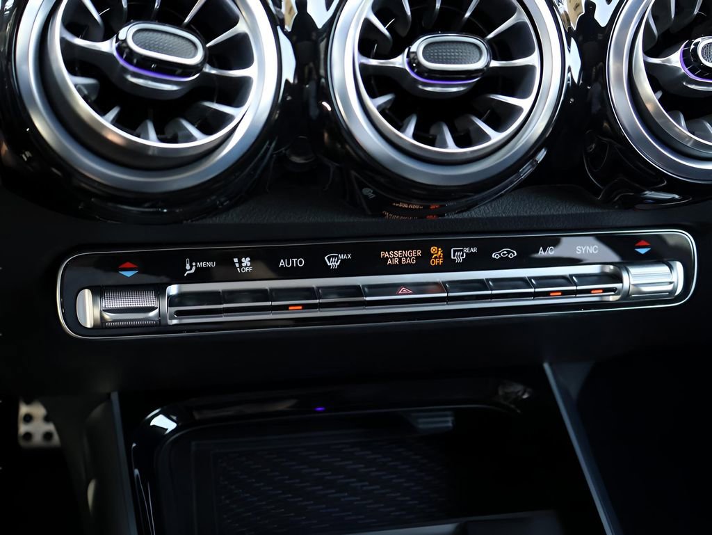 Certified 2025 Mercedes-Benz GLB 250 4MATIC image 26