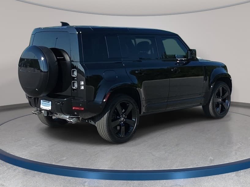 Used 2025 Land Rover Defender 110 V8 AWD/4WD image 5