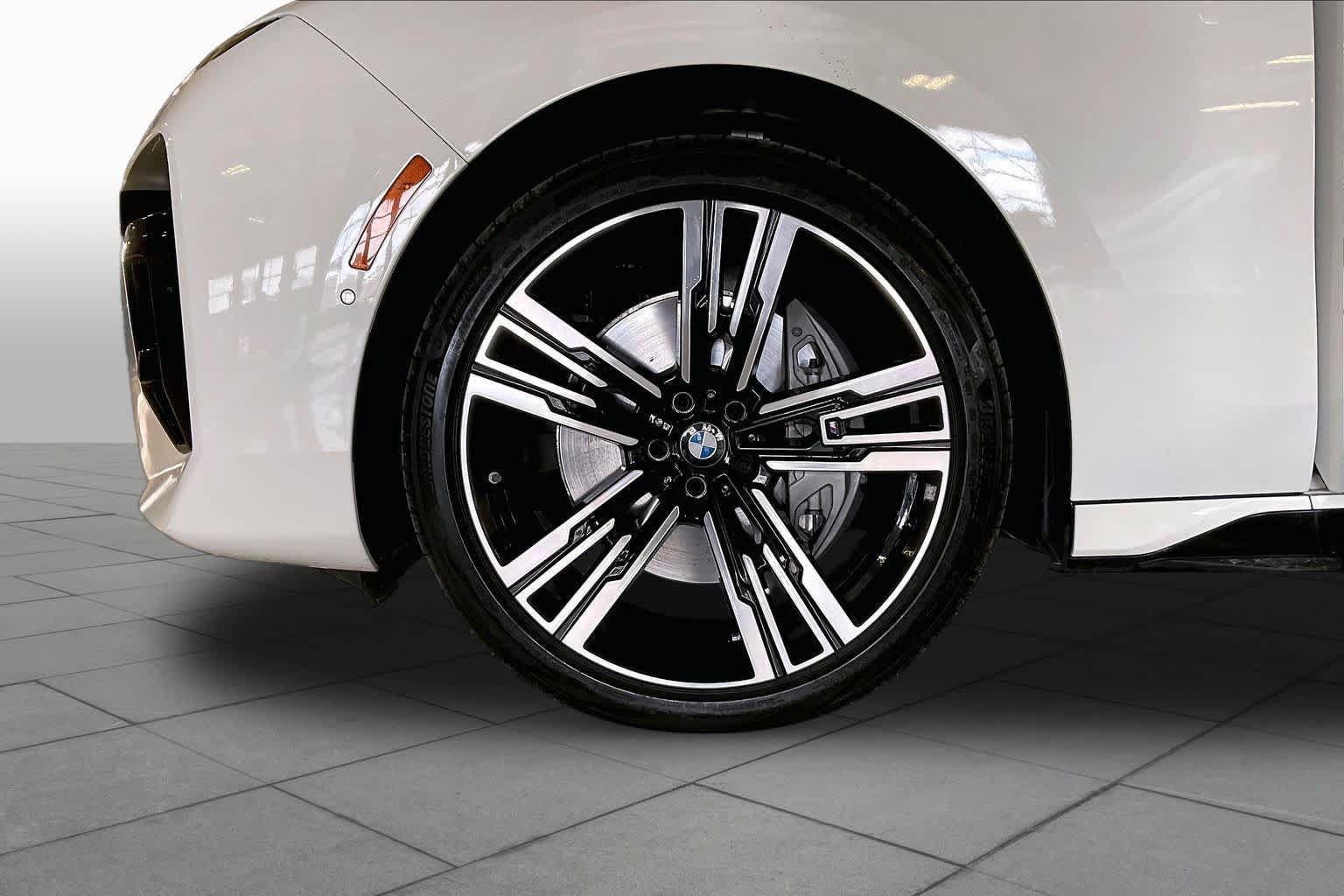 Certified 2025 BMW 740i RWD image 9
