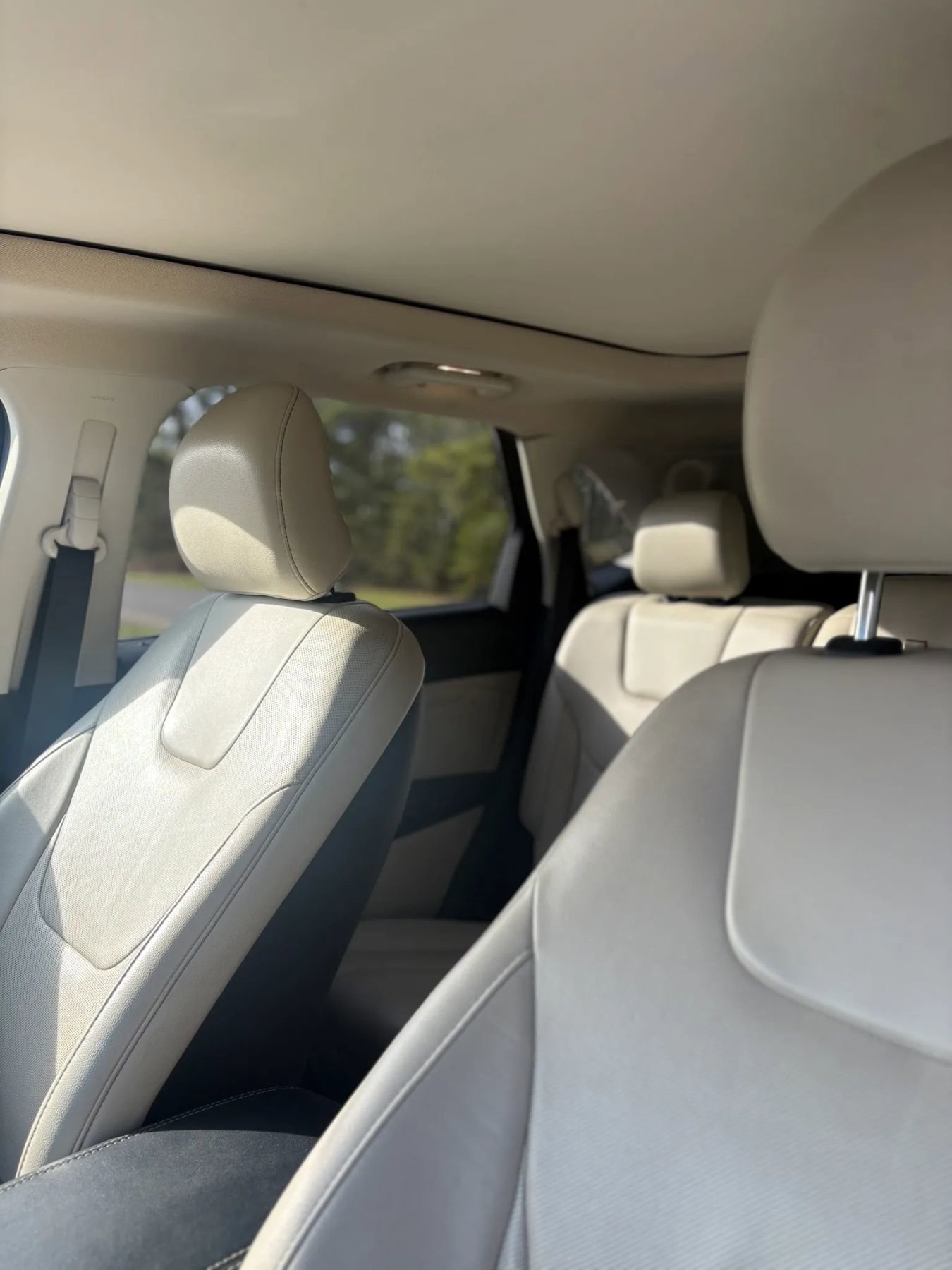Used 2018 Ford Edge Titanium w/ Equipment Group 301A FWD image 9
