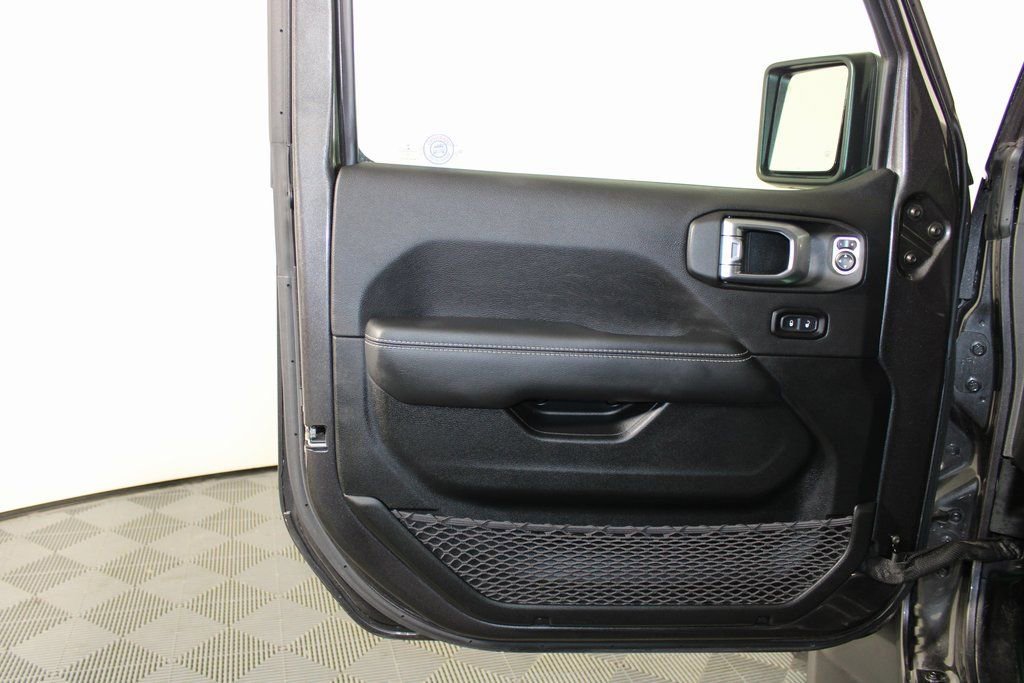 Used 2020 Jeep Gladiator Overland image 19