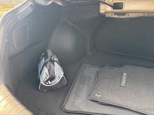 Certified 2025 Hyundai Elantra Sport image 61