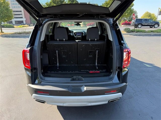 Used 2023 GMC Acadia SLE w/ Driver Convenience Package image 6